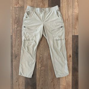 Mens Under Armour pants, 38x32